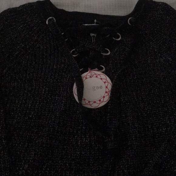 Umgee Sweater new with tags - Picture 2 of 4